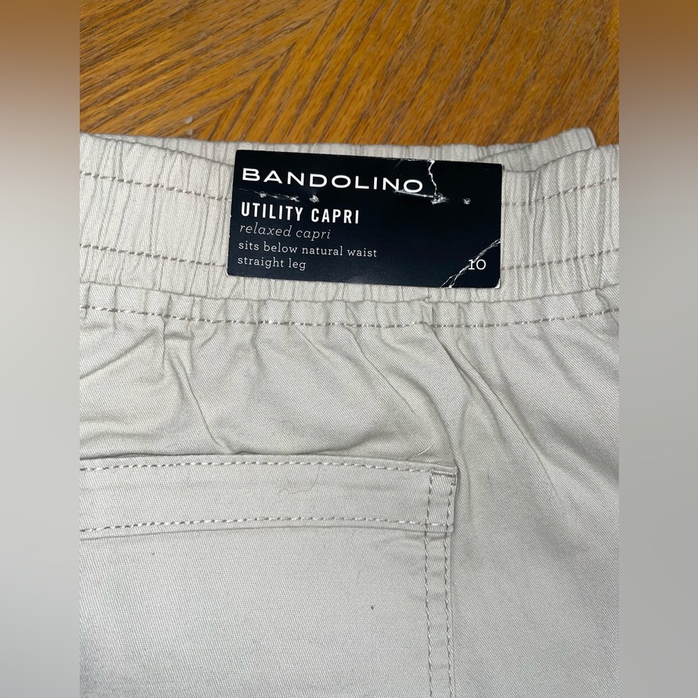 New With Tags Bandolino Utility Pull On Khaki Capris *Make Offers* - Picture 8 of 10